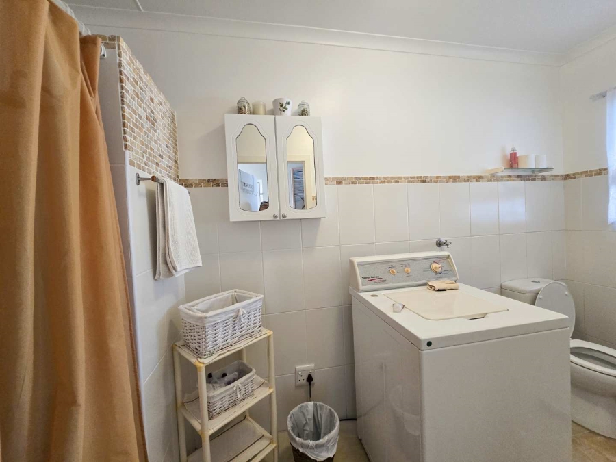 4 Bedroom Property for Sale in Stilbaai Wes Western Cape